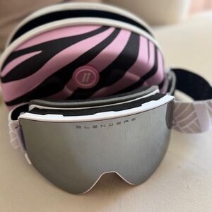 Blenders Aura Silver Ski Goggles / Snow Goggles